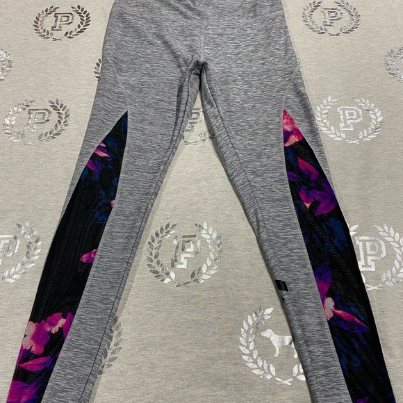 🚫SOLD🚫 VS PINK FLORAL BLING SET W/ 🆓 NWT HOODIE LARGE - Picture 8 of 9